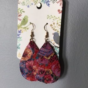 3/$20 ✨ Recycled Genuine Leather Teardrop Earrings
